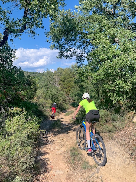 Te voet of op de fiets activiteiten ondernemen_Duurzamer reizen Chill-Outdoor