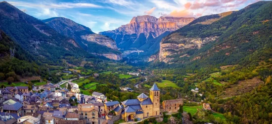 Herfstkleuren in Nationaal Park Ordesa y Monte Perdido in de Spaanse Pyreneeën
